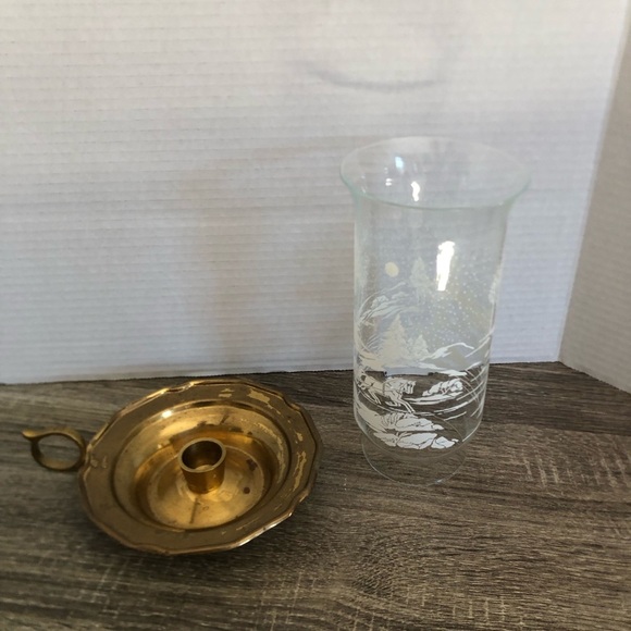Vtg Winter Hurricane Lantern with Brass Base - Picture 12 of 13